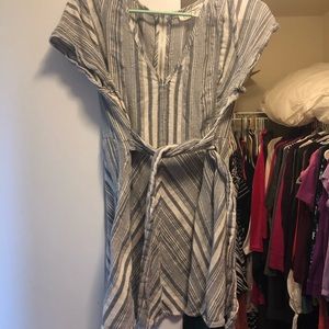 Jessica Simpson Maternity Shirt